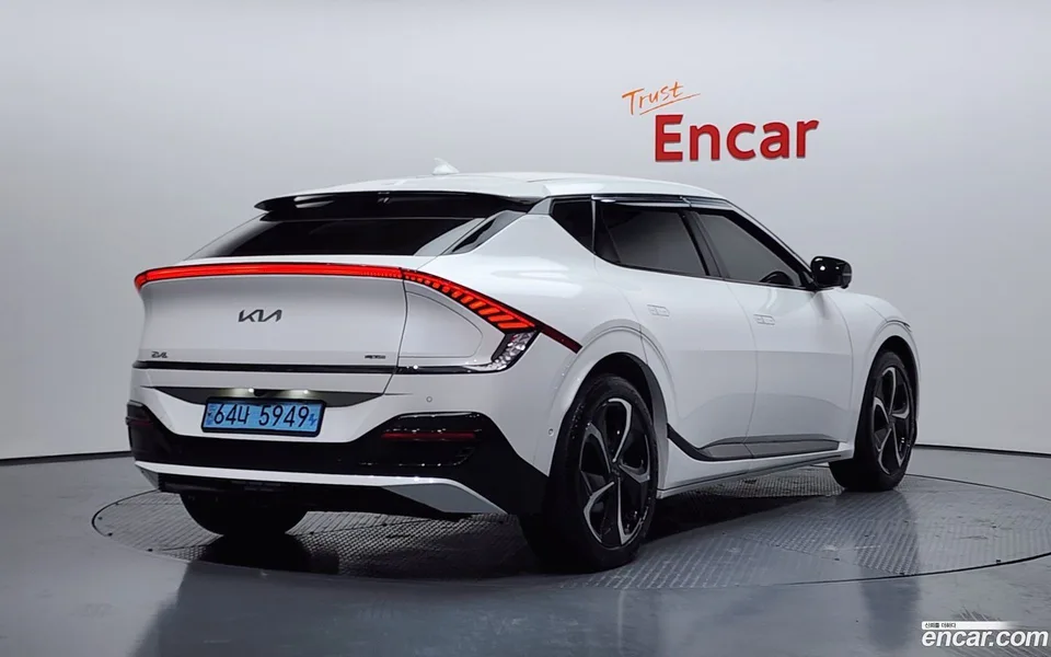 Kia EV6 4WD 2022 — миниатюра 2
