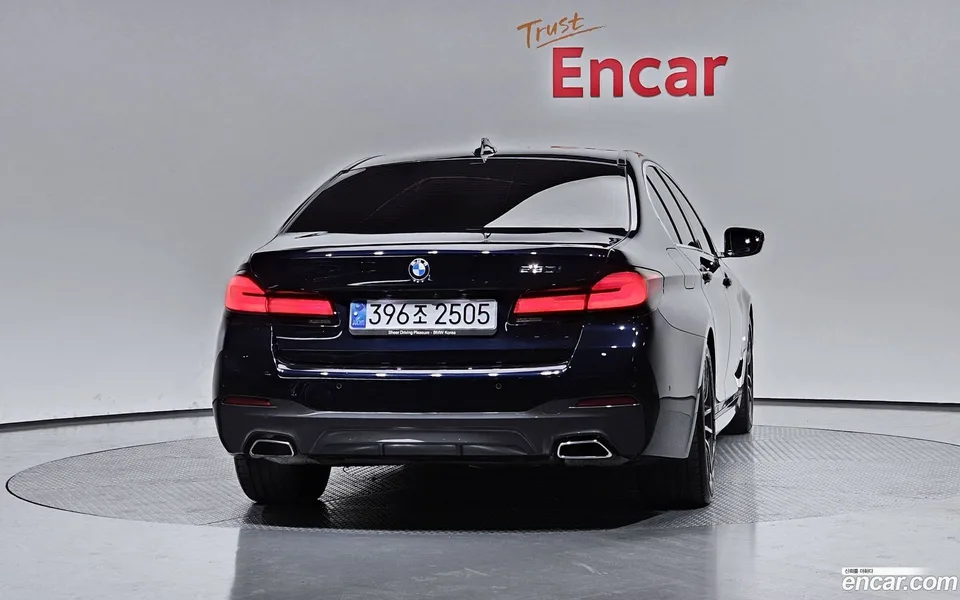BMW 5 Series 520i M 2022 — миниатюра 4