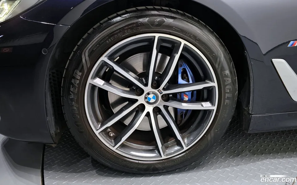 BMW 5 Series 520i M 2022 — миниатюра 5