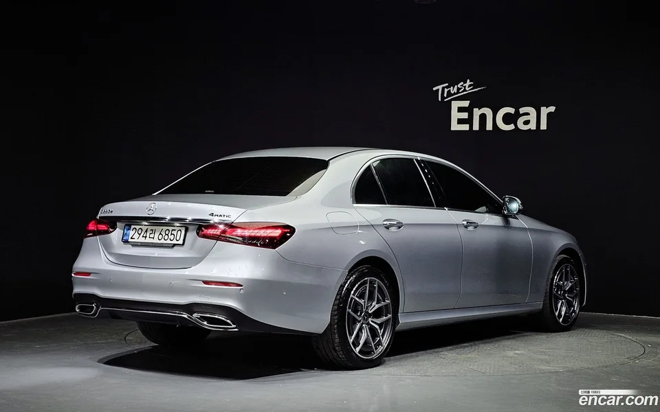 Mercedes-Benz E-Class E220d 4MATIC AMG Line 2022 — миниатюра 2