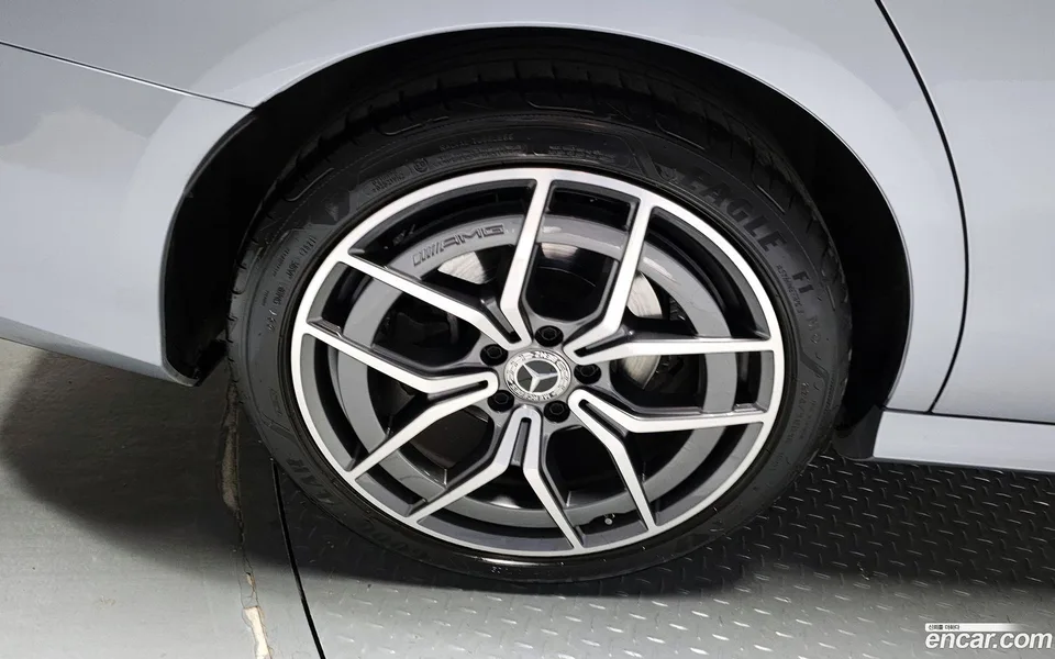 Mercedes-Benz E-Class E220d 4MATIC AMG Line 2022 — миниатюра 5