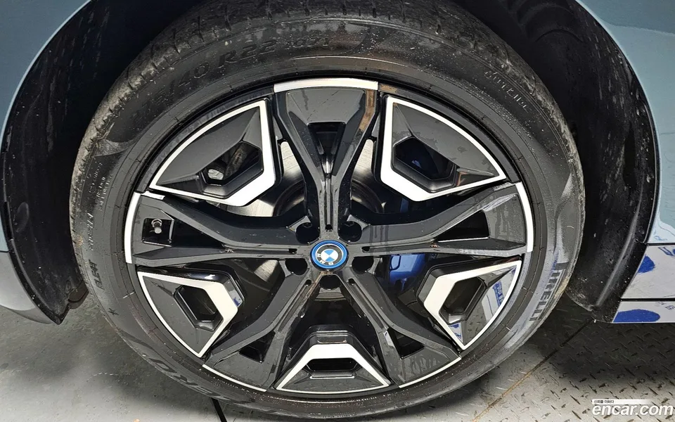 BMW iX xDrive50 2022 — миниатюра 5