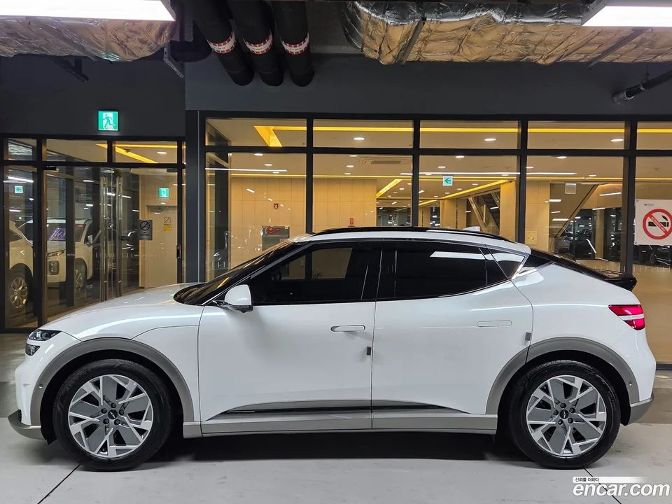 Genesis GV60 2023 — миниатюра 3