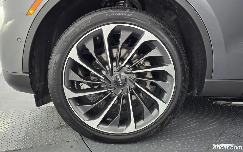 Lincoln Aviator 3.0 AWD 2023 — миниатюра 5