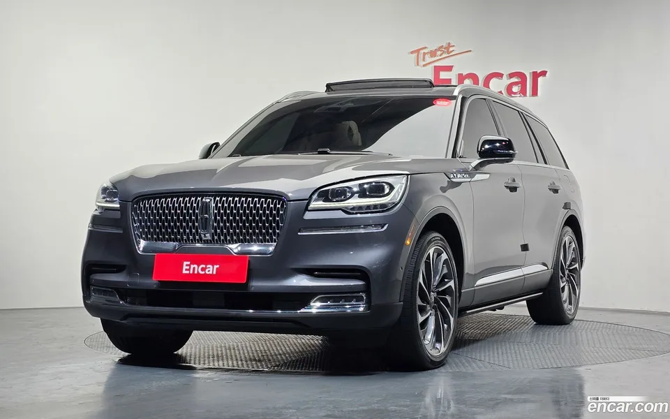 Lincoln Aviator 3.0 AWD 2023 — фото 1, купить с доставкой в Москву