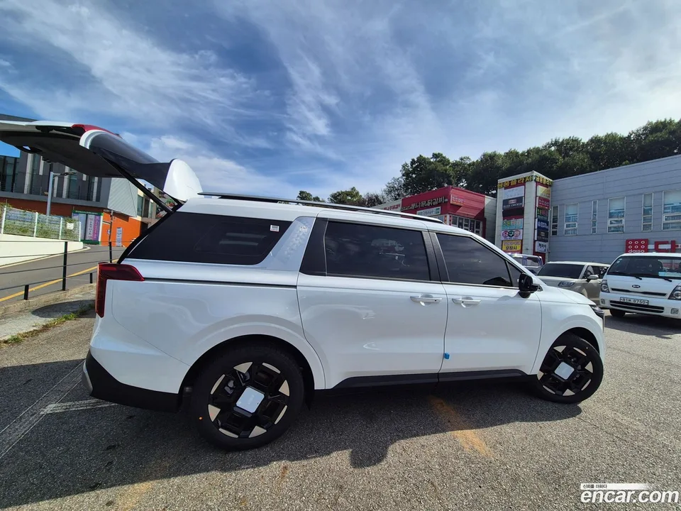 Kia Carnival HEV 9 2025 — миниатюра 4