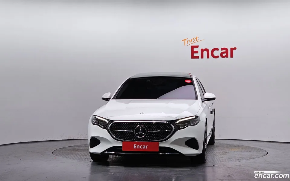 Mercedes-Benz E-Class E200 2024 — миниатюра 3