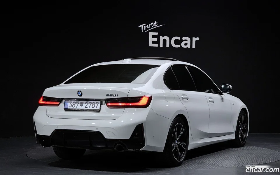 BMW 3 Series 320i M 2023 — миниатюра 2