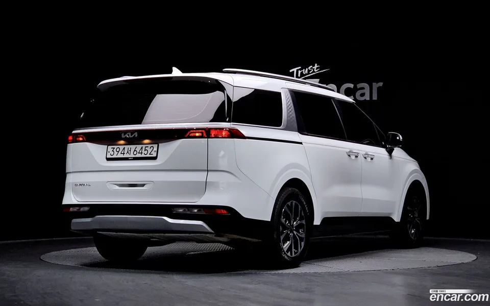 Kia Carnival 9 2023 — миниатюра 2