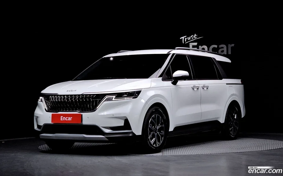 Kia Carnival 9 2023 — фото 1, купить с доставкой в Москву