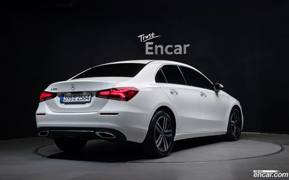 Mercedes-Benz A-Class A220 2022 — миниатюра 2