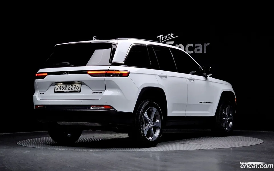 Jeep Grand Cherokee 3.6 2023 — миниатюра 2