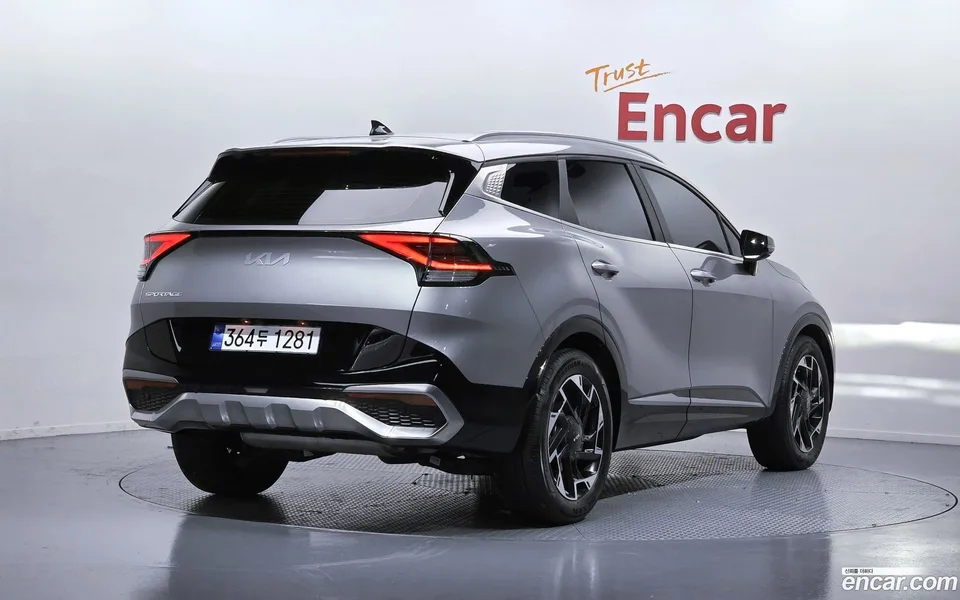 Kia Sportage 1.6 2WD 2023 — миниатюра 2