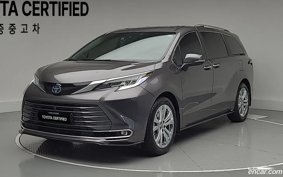 Toyota Sienna 2.5 2WD 2023 — фото 1, купить с доставкой в Москву