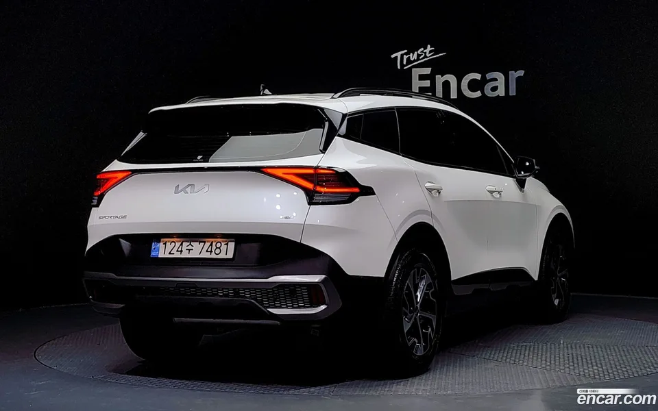 Kia Sportage Hybrid 2WD 2024 — миниатюра 2