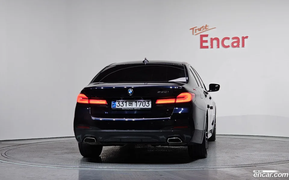 BMW 5 Series 520i M 2022 — миниатюра 4