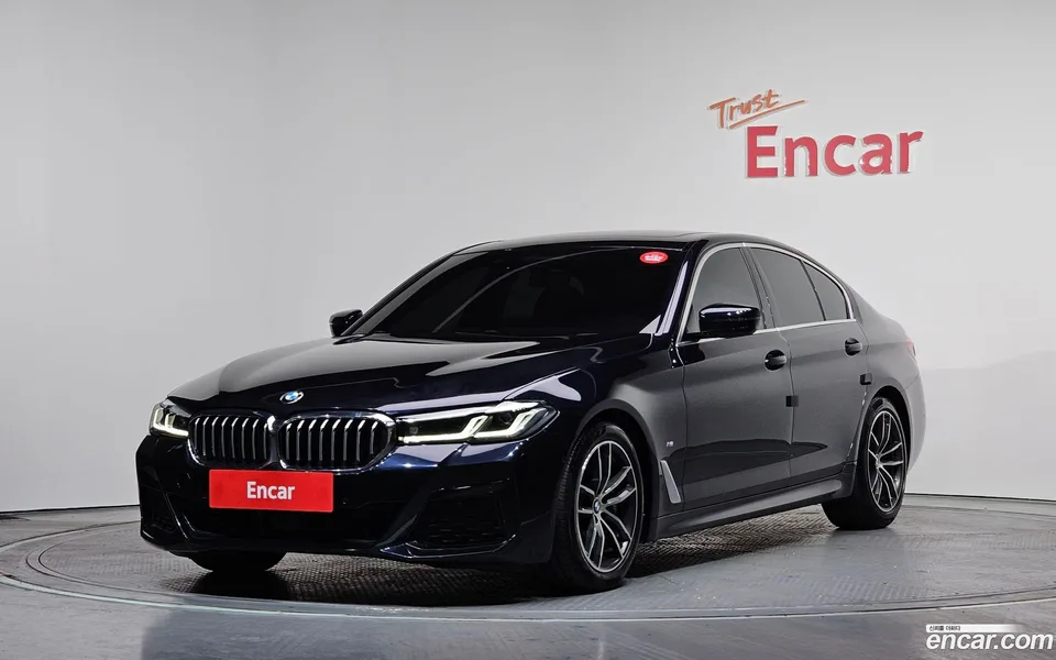 BMW 5 Series 520i M 2022 — фото 1, купить с доставкой в Москву