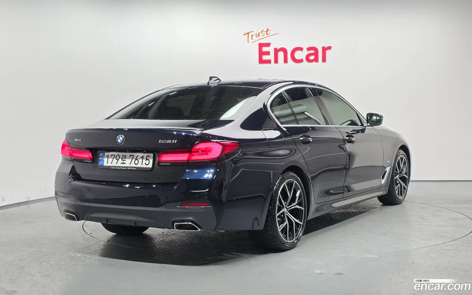 BMW 5 Series 530i xDrive M 2022 — миниатюра 2