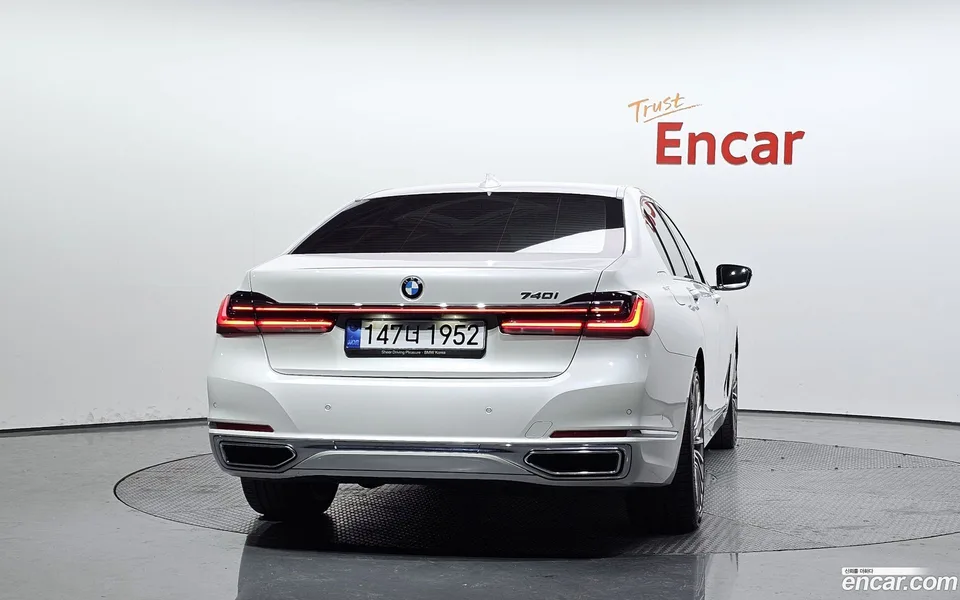 BMW 7 Series 740i 2022 — миниатюра 4