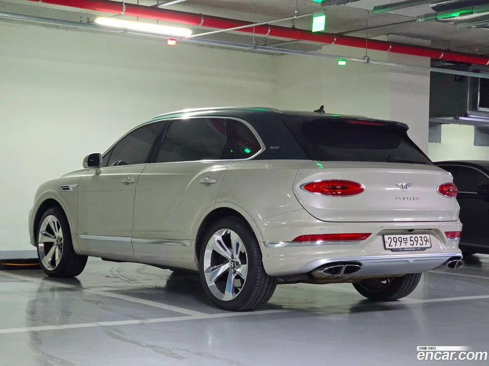 Bentley Bentayga 4.0 V8 EWB 2024 — миниатюра 4