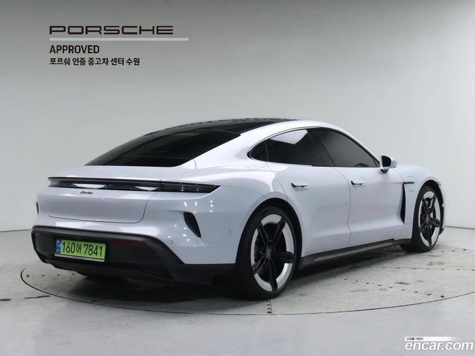 Porsche Taycan 2025 — миниатюра 2