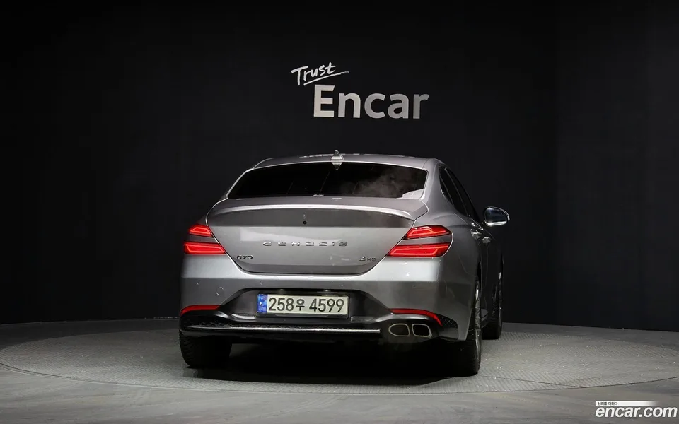Genesis G70 2.0T 2WD 2022 — миниатюра 4