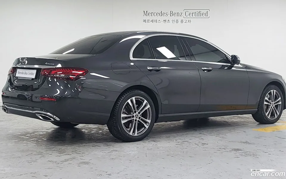 Mercedes-Benz E-Class E350 4MATIC 2022 — миниатюра 2