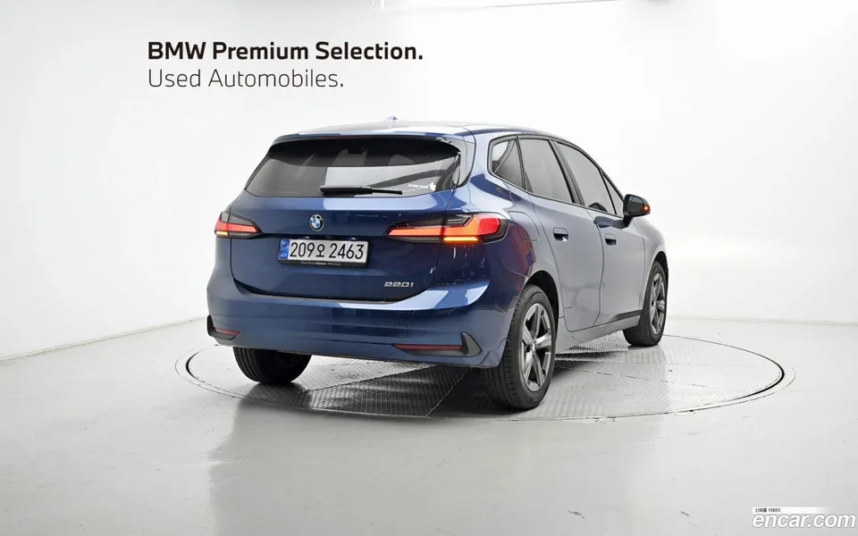 BMW 2 Series Active Tourer 220i 2024 — миниатюра 2