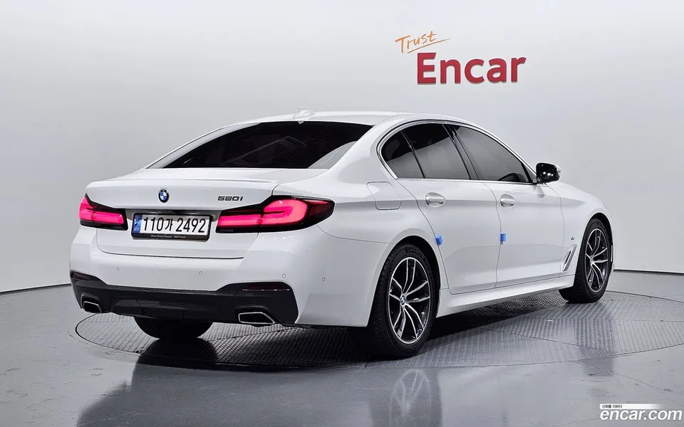 BMW 5 Series 520i M 2023 — миниатюра 2