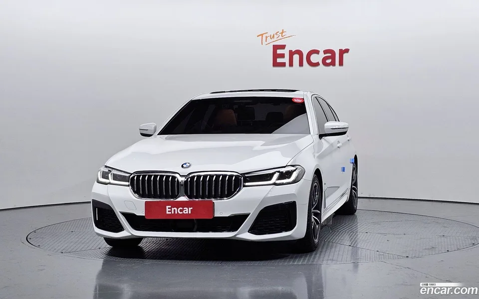 BMW 5 Series 520i M 2023 — миниатюра 3