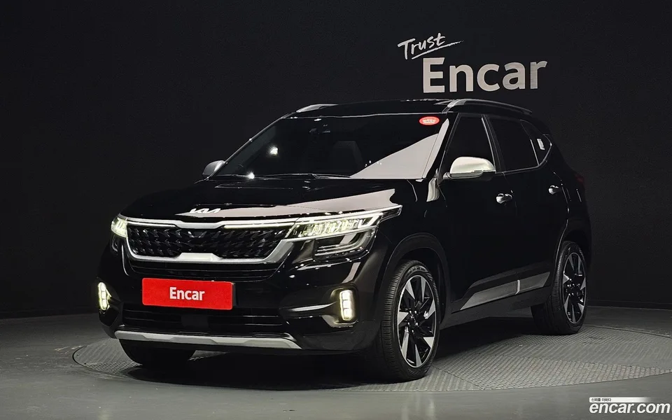 Kia Seltos 1.6 2WD 2022 — фото 1, купить с доставкой в Москву