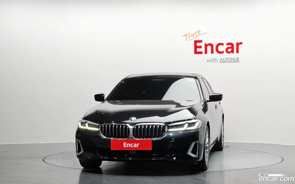 BMW 5 Series 520i 2023 — миниатюра 3