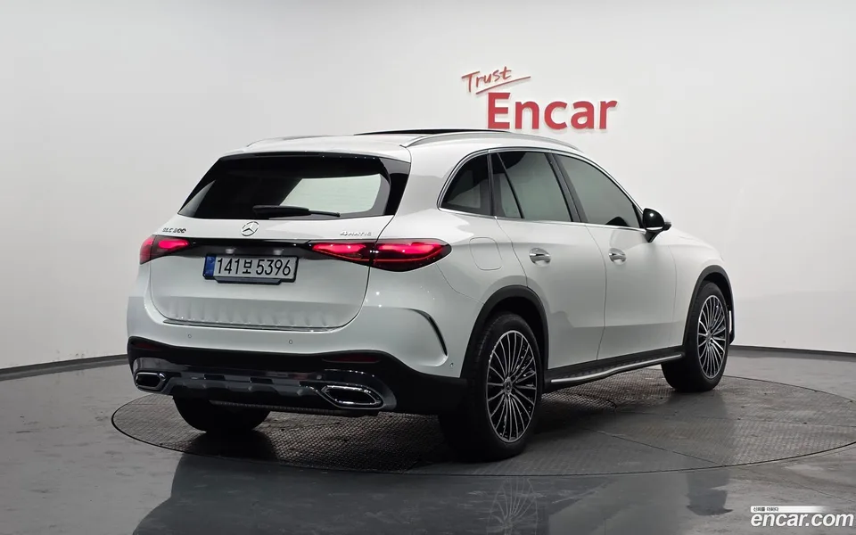 Mercedes-Benz GLC-Class GLC300 4MATIC AMG Line 2025 — миниатюра 2