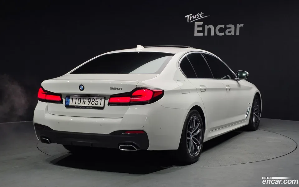 BMW 5 Series 520i M 2022 — миниатюра 2