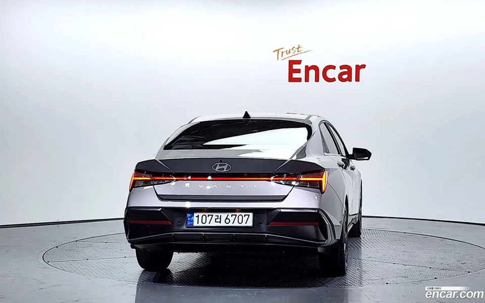Hyundai Avante CN7 Hybrid 2023 — миниатюра 4