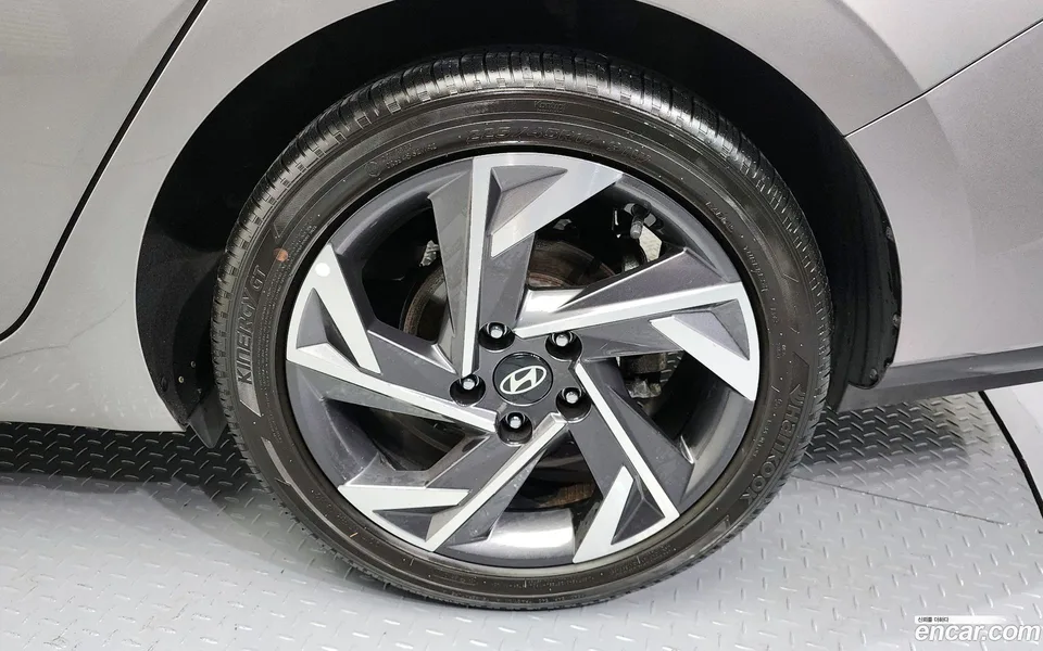 Hyundai Avante CN7 Hybrid 2023 — миниатюра 5