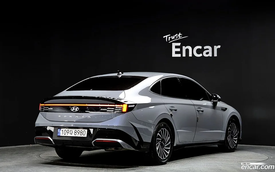 Hyundai Sonata The Edge Hybrid 2023 — миниатюра 2