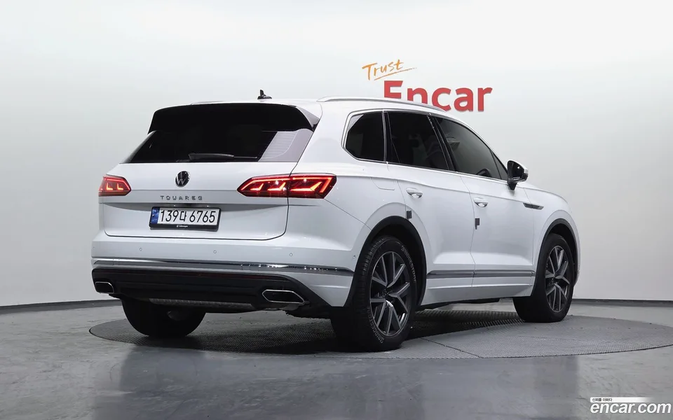 Volkswagen Touareg 3.0 TDI 2023 — миниатюра 2