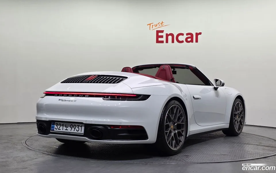 Porsche 911 (992) 4 2024 — миниатюра 2