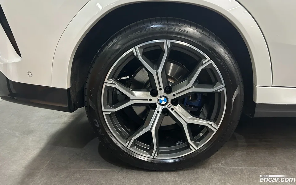 BMW X6 xDrive40i M 2023 — миниатюра 5