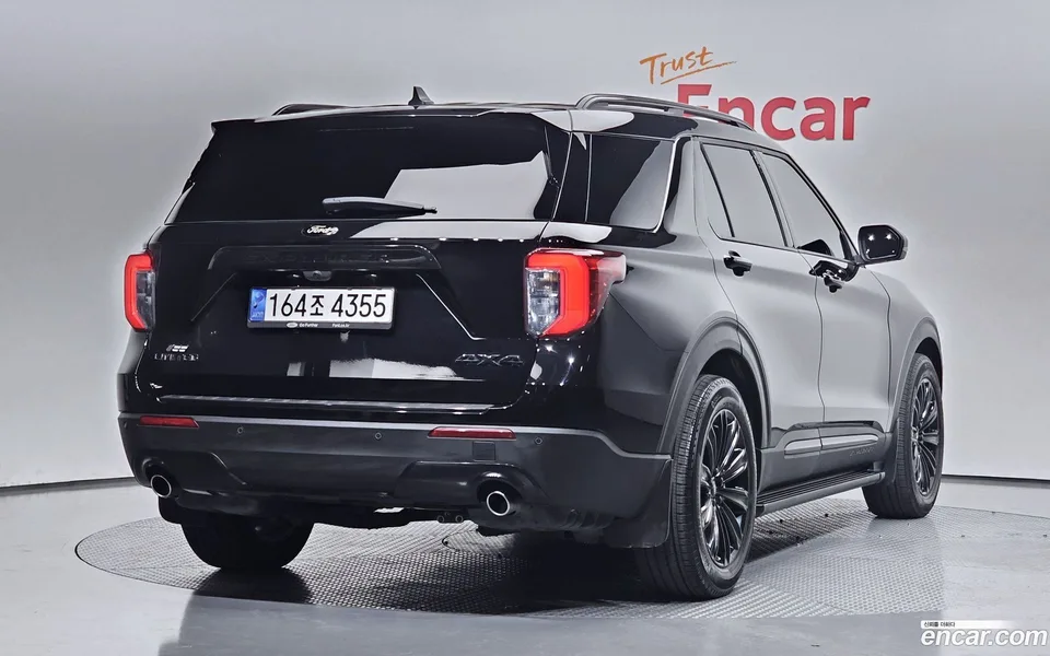 Ford Explorer 2.3 4WD 2022 — миниатюра 2