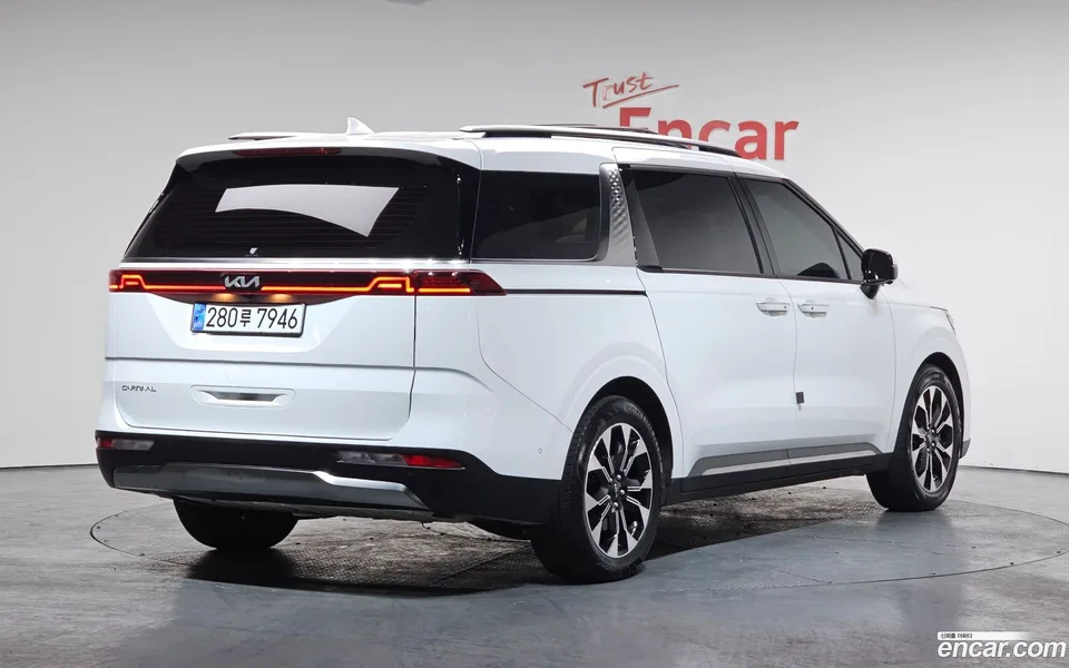 Kia Carnival 9 2023 — миниатюра 2