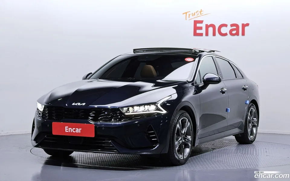 Kia K5 Hybrid 2022 — фото 1, купить с доставкой в Москву