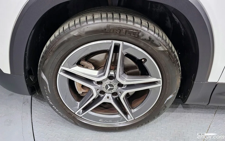 Mercedes-Benz GLB-Class GLB250 4MATIC 2022 — миниатюра 5
