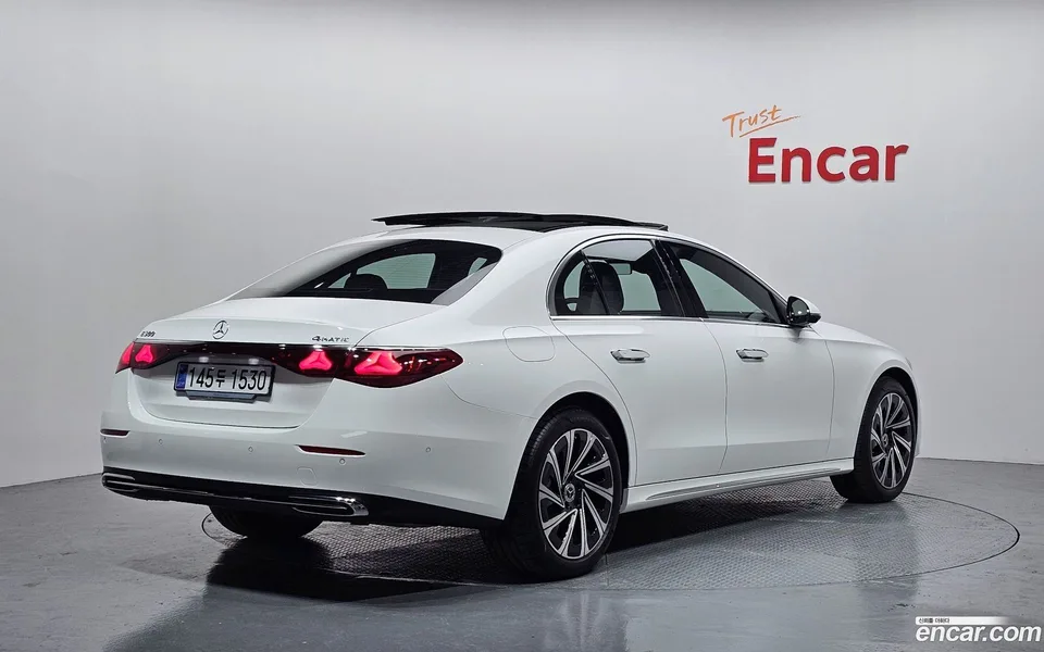 Mercedes-Benz E-Class E300 4MATIC 2025 — миниатюра 2