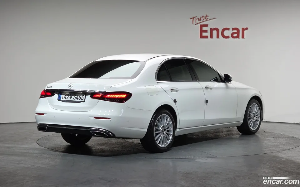 Mercedes-Benz E-Class E250 2022 — миниатюра 2