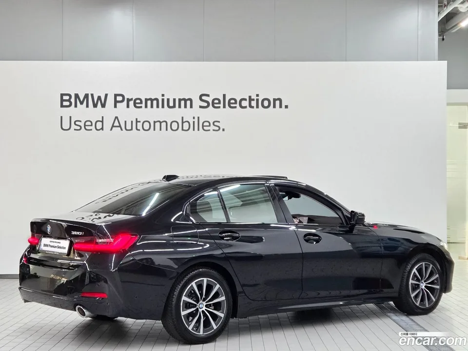 BMW 3 Series 320i 2023 — миниатюра 2