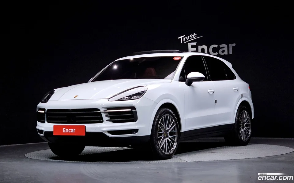 Porsche Cayenne 3.0 2023 — фото 1, купить с доставкой в Москву
