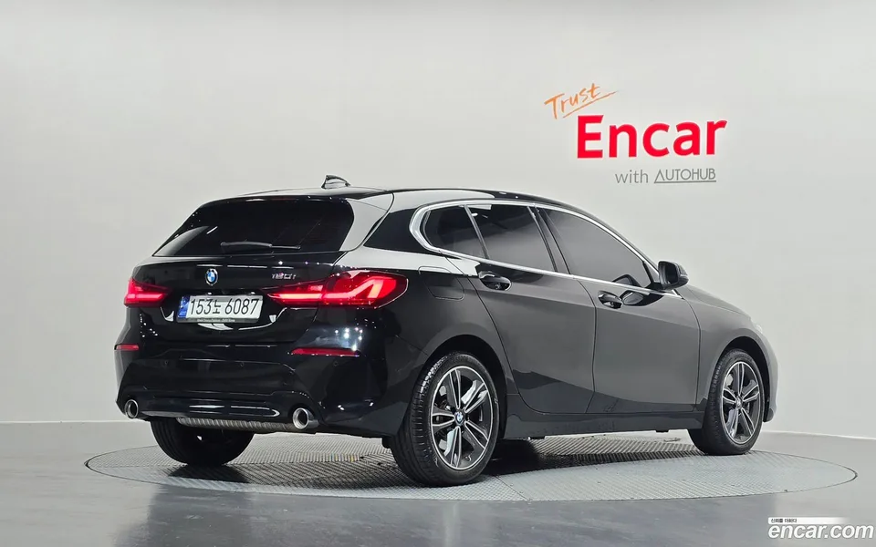 BMW 1 Series 120i 2023 — миниатюра 2