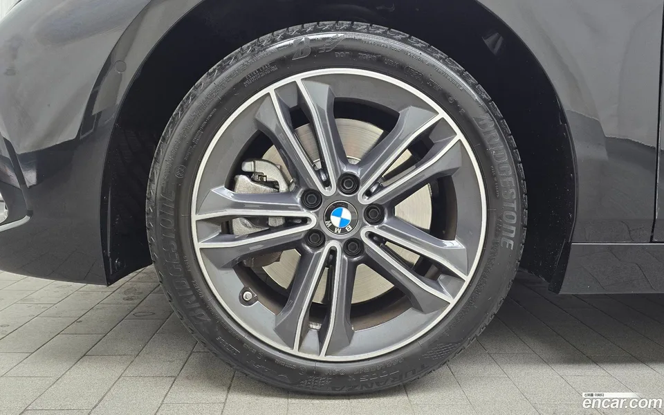 BMW 1 Series 120i 2023 — миниатюра 5